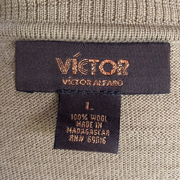 Victor Alfaro 100% wool tan classic v-neck sweater buttons at wrist - Picture 10 of 15